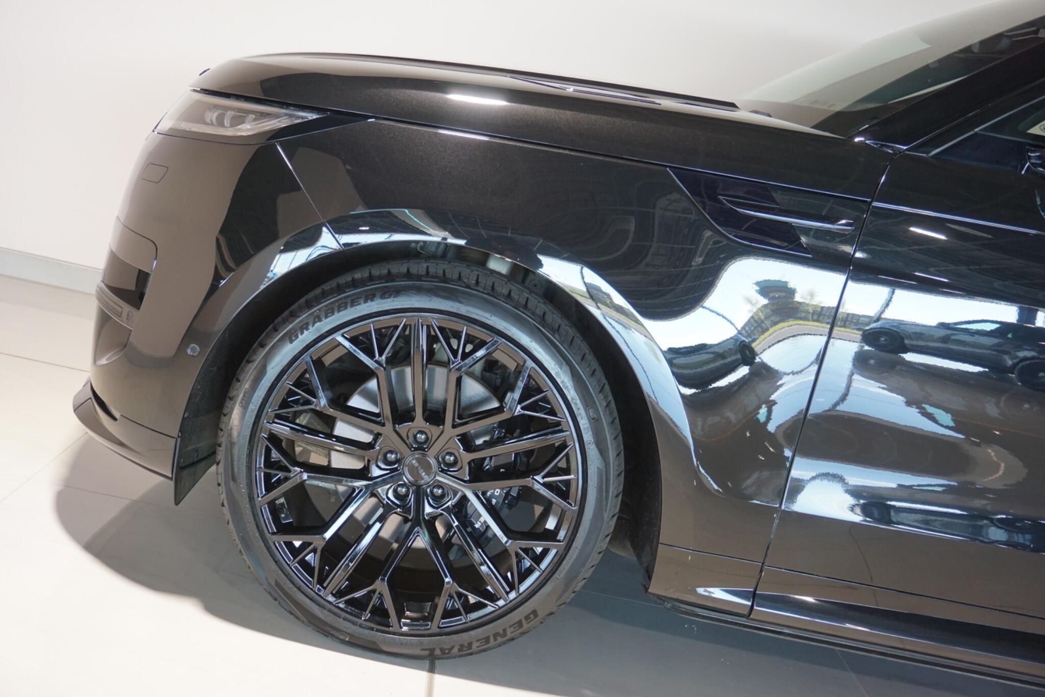 Land Rover Range Rover Sport 3.0 D300 MHEV Dynamic SE SUV 5dr Diesel Auto 4WD Euro 6 (s/s) (300 ps)